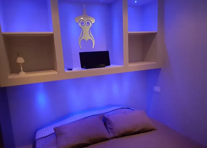 Capsexy Port Nature Marina Naturist Village * Agde