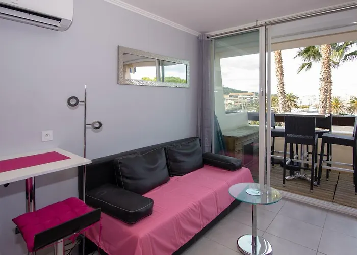 Capsexy Port Nature Marina Naturist Village *