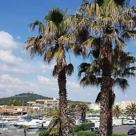 Capsexy Port Nature Marina Naturist Village * Agde